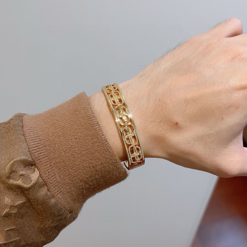 Ba1en*iaga bracelets